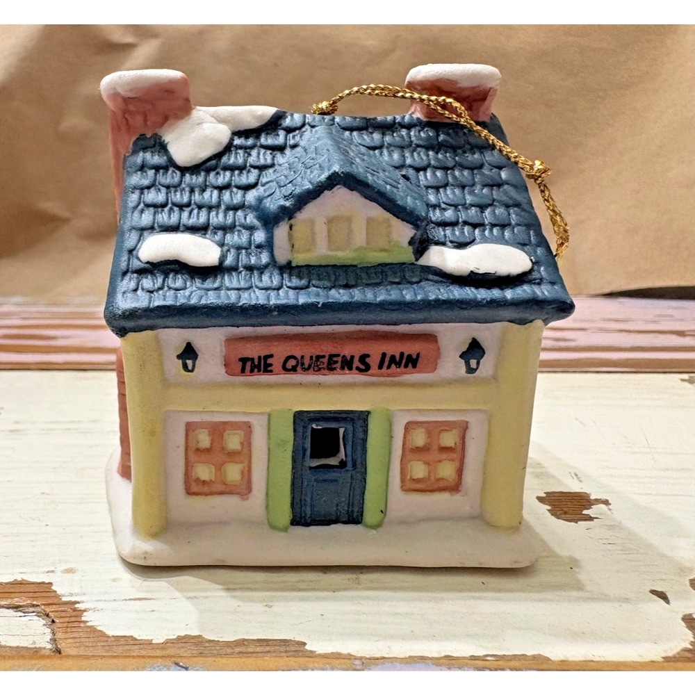The Queens Inn 1991 Vintage Readers Digest Ceramic Bell